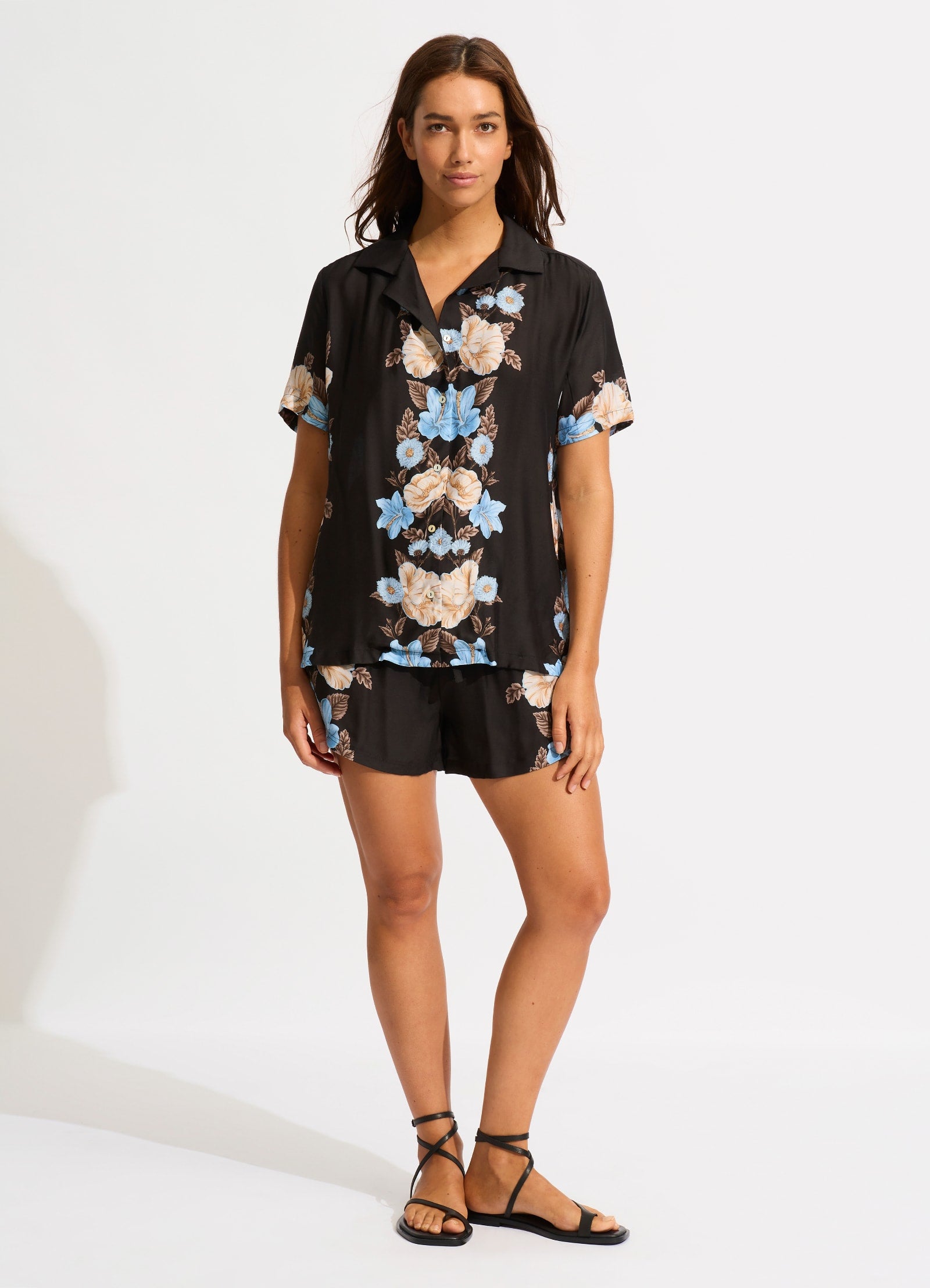 Garden Party Short - Black - Black