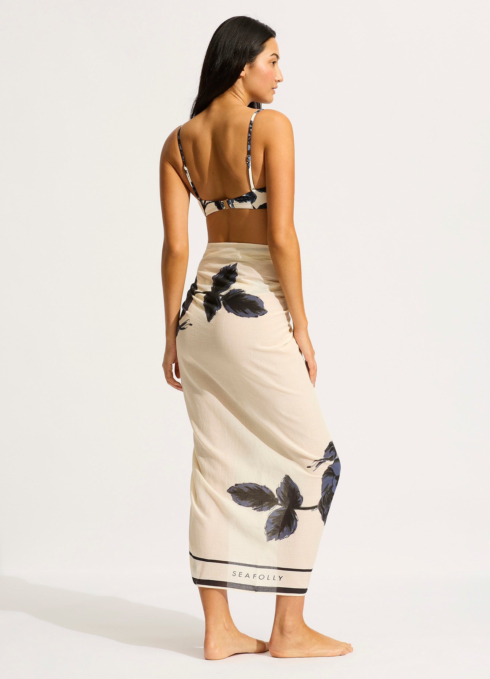 Rococo Sarong - Black - Black view 3