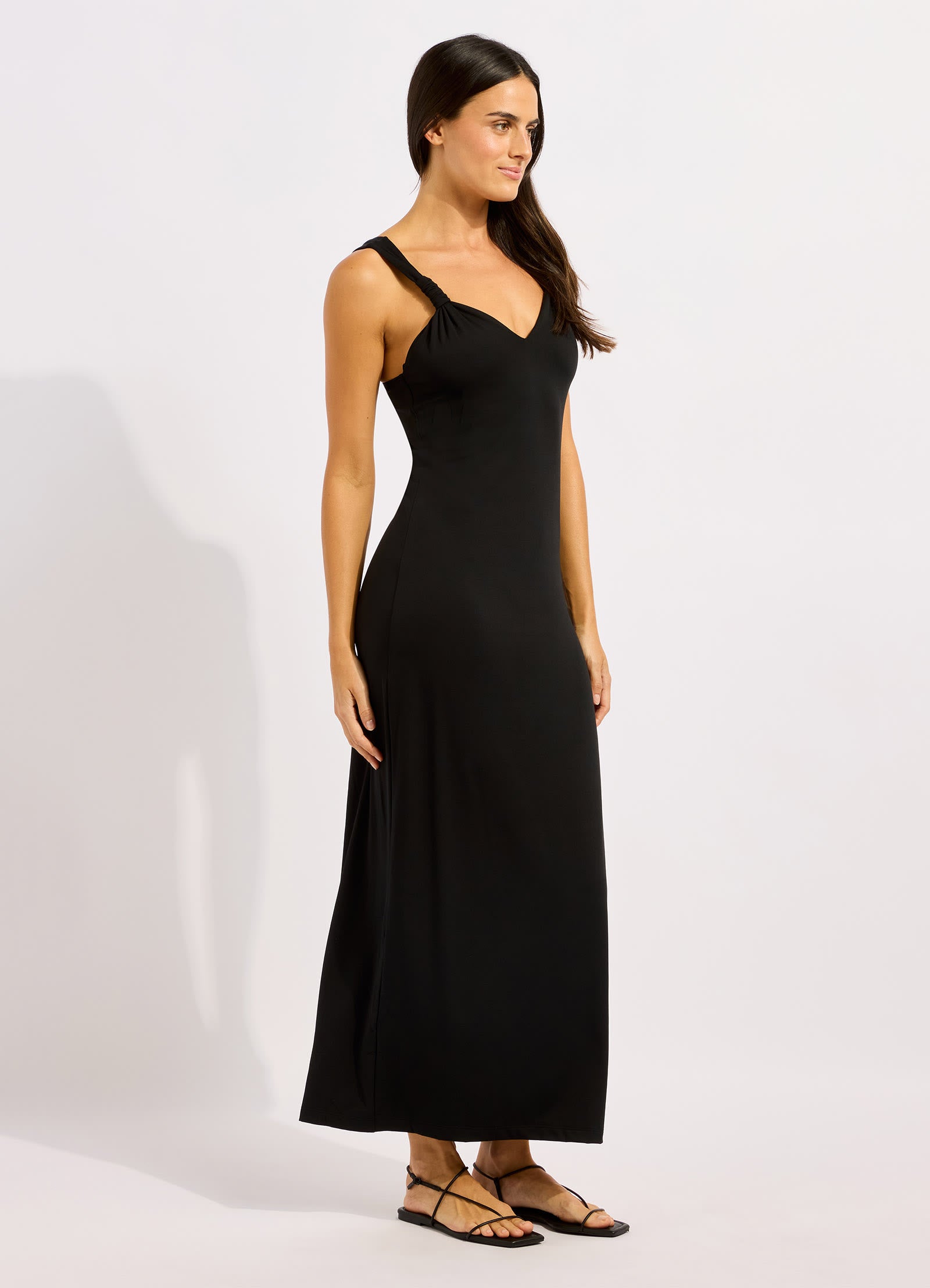 Beachedit Multi Fit Plunge Jersey Maxi Dress - Black view 2