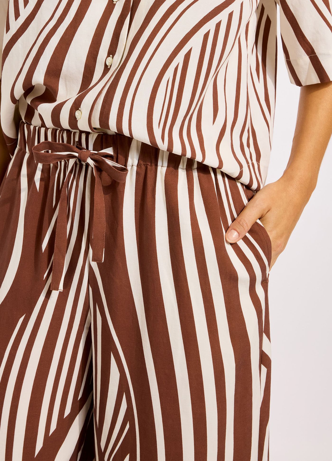 Coastline Drawcord Wide Leg Pant - Cocoa view 5