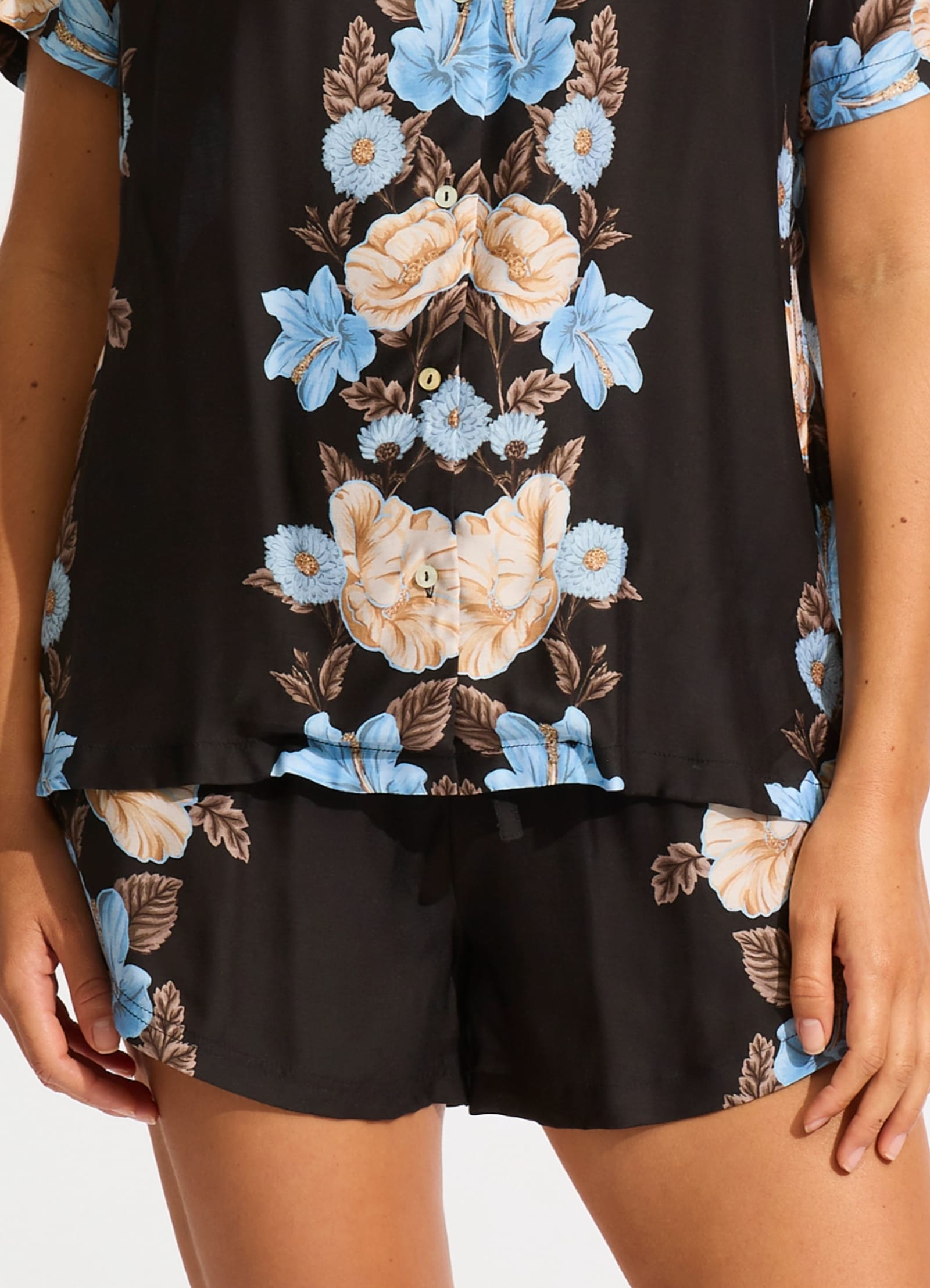 Garden Party Short - Black - Black view 2