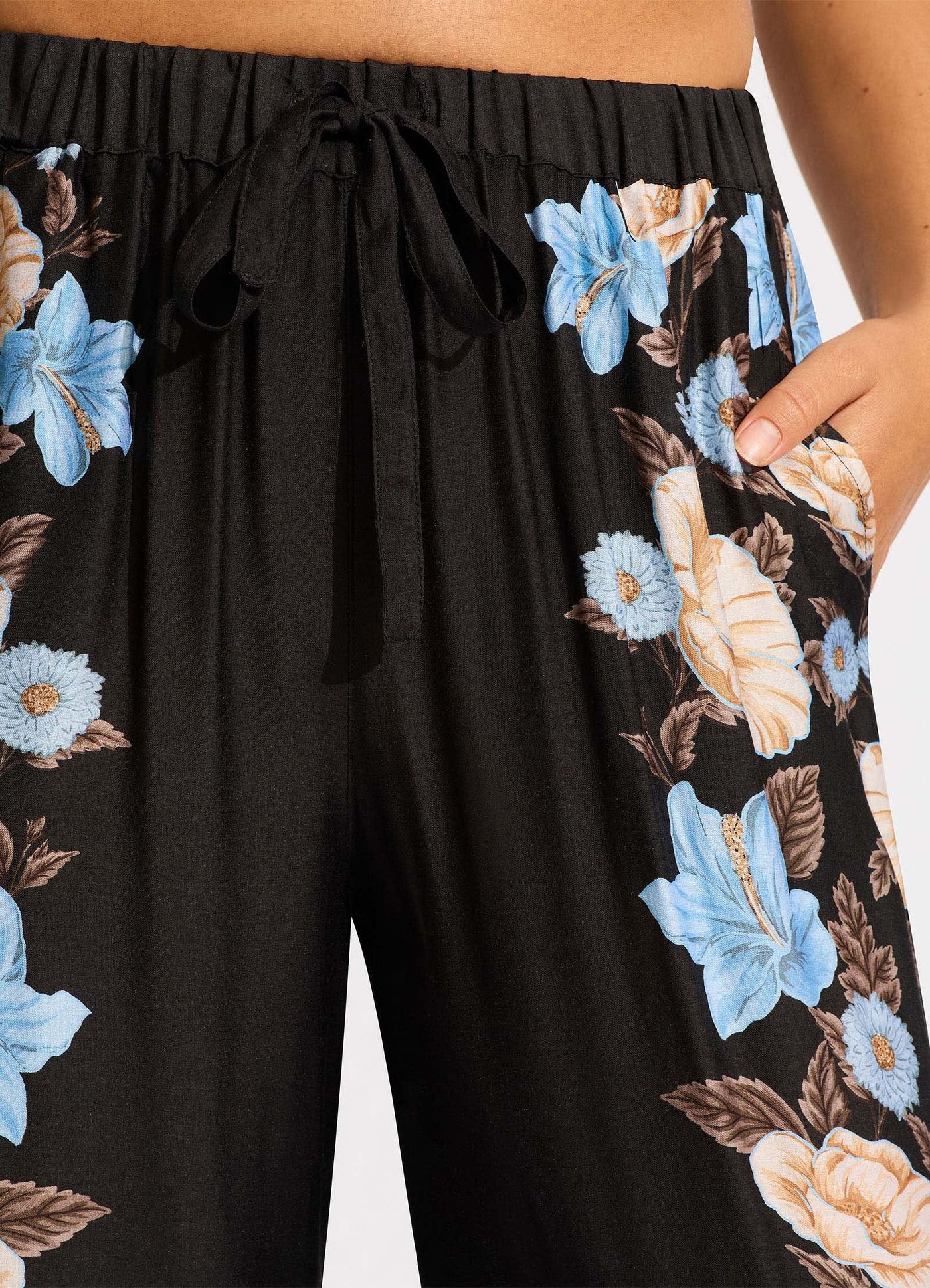 Garden Party Wide Leg Pant - Black - Black view 4