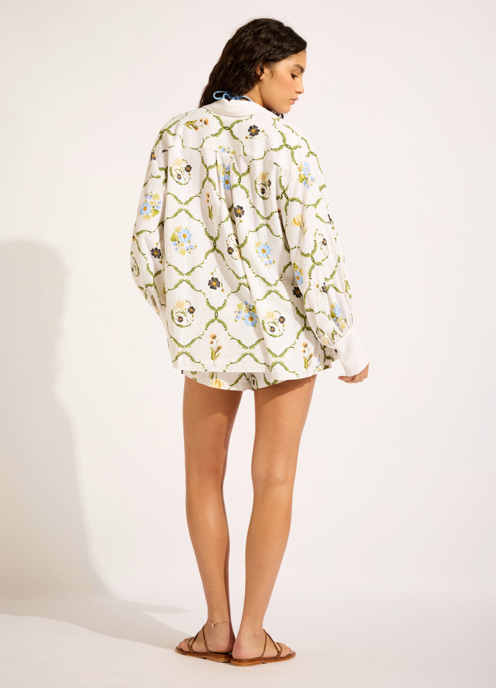 Modern Romance Tailored Short - White view 3