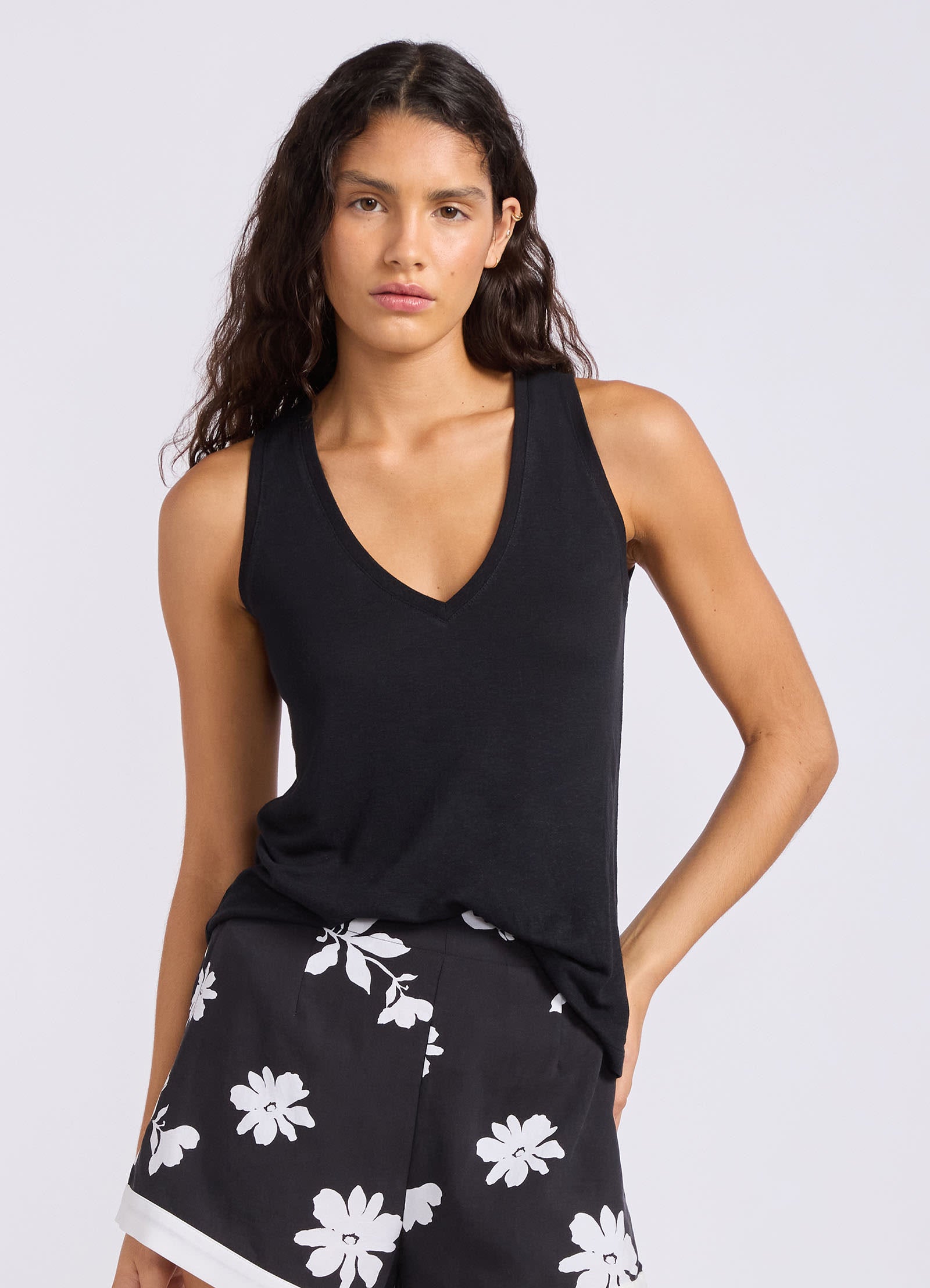 Slub Linen V Neck Tank Top - Black view 2