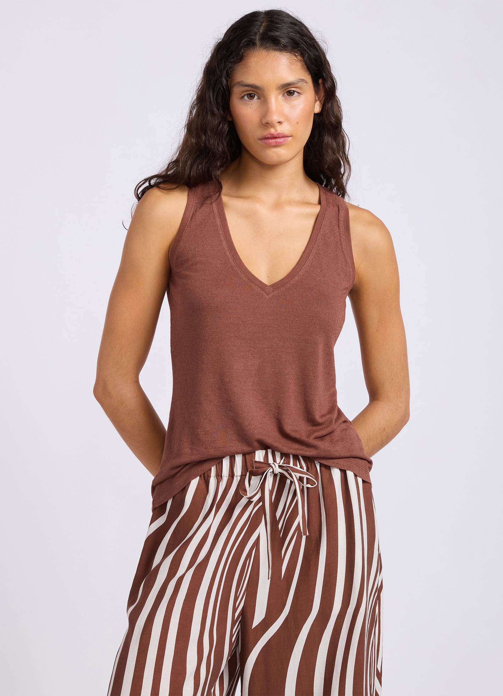 Slub Linen V Neck Tank Top - Cocoa view 2