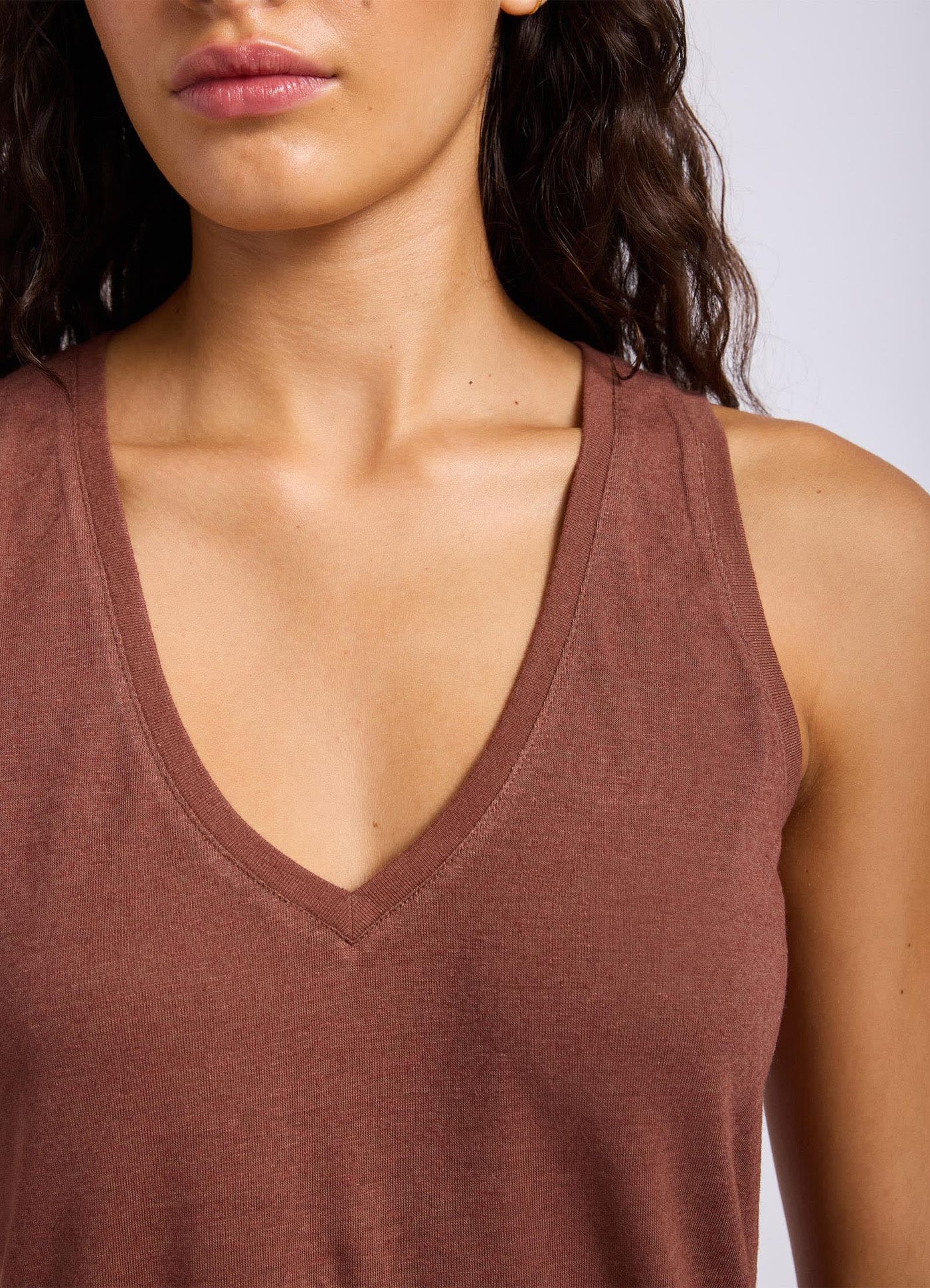 Slub Linen V Neck Tank Top - Cocoa view 5